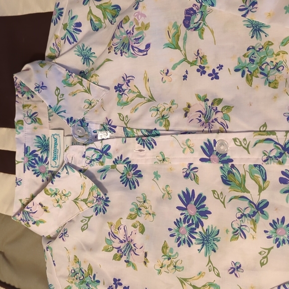 2/$10 NWT National Women's Button down blouse - Picture 3 of 4